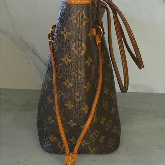 Authentic Louis Vuitton Neverfull MM Tote Monogram Canvas Red Interior w/ COA - Picture 3 of 16